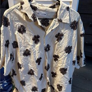 Zara Cream and Black Floral Casual Button Down Shirt